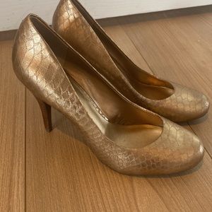 Jessica Simpson gold heels